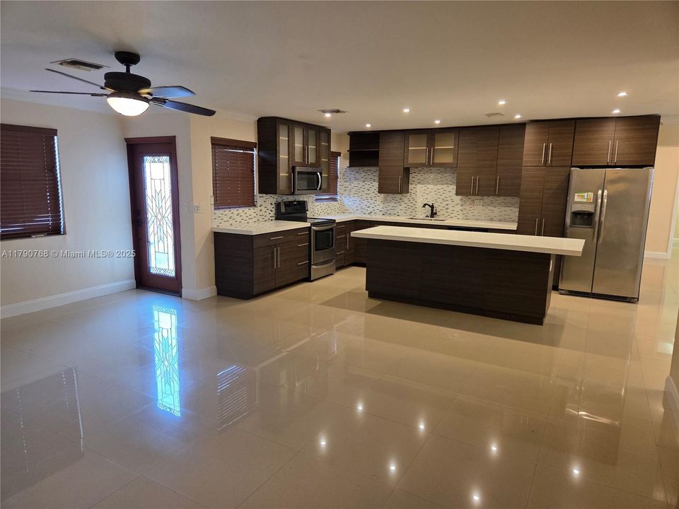 KITCHEN OFF FAMILY ROOM