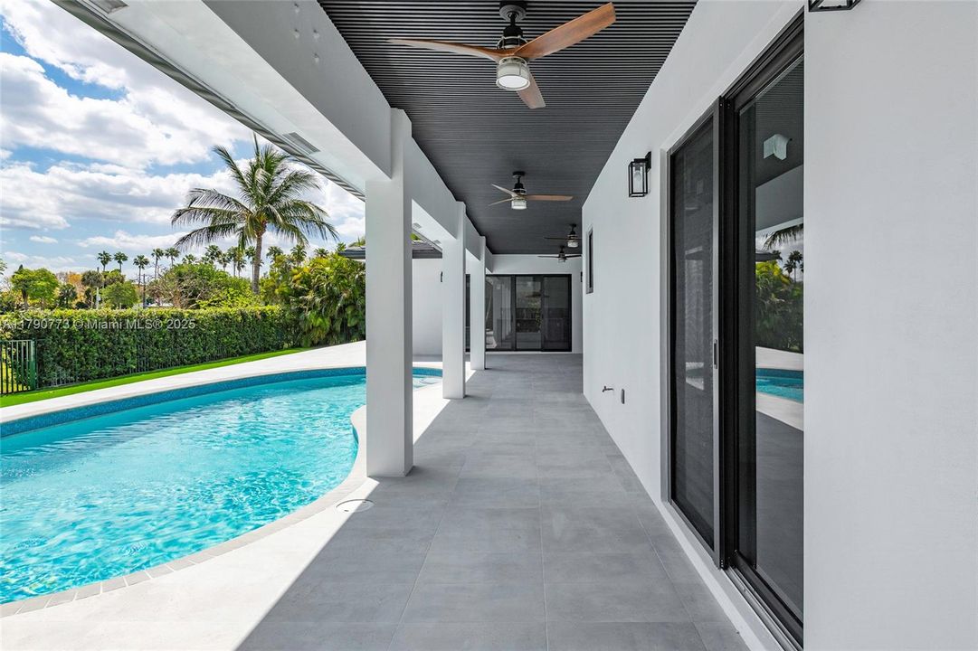 Recently Sold: $1,649,000 (4 beds, 4 baths, 2926 Square Feet)