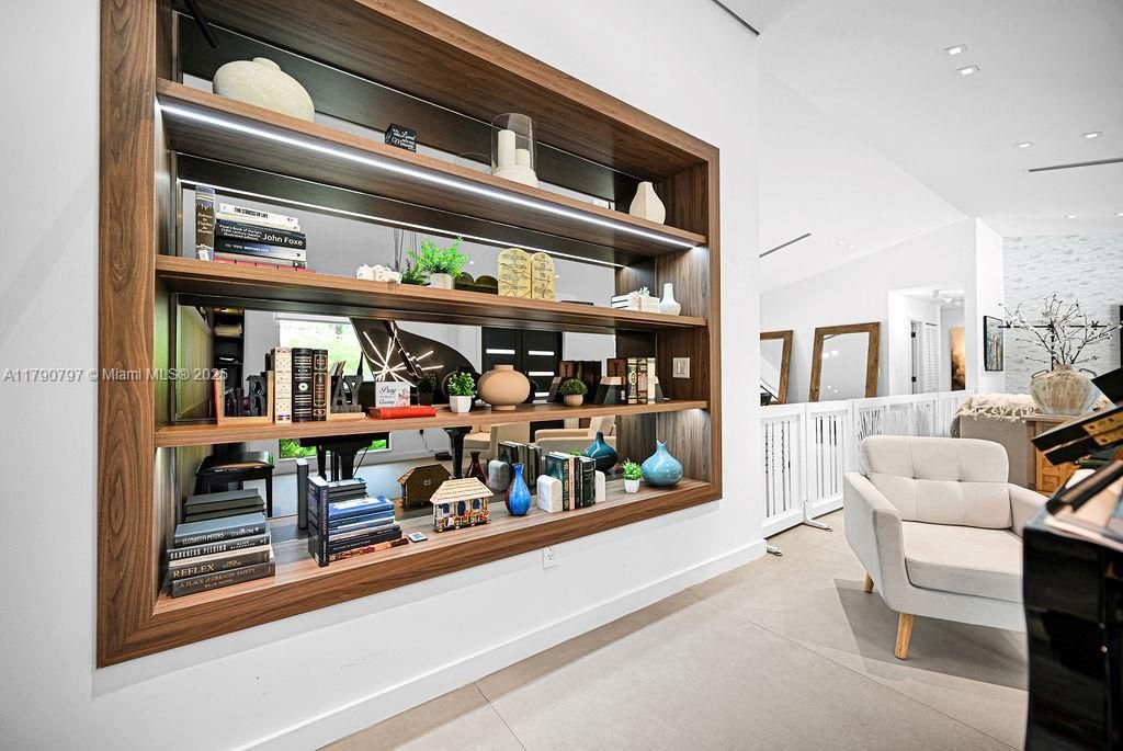 Recently Sold: $1,650,000 (4 beds, 3 baths, 2473 Square Feet)