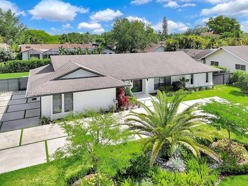 Recently Sold: $1,650,000 (4 beds, 3 baths, 2473 Square Feet)