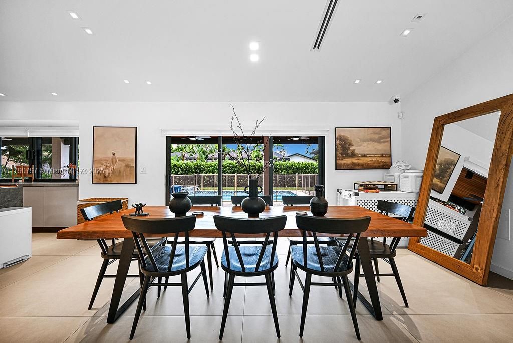 Recently Sold: $1,650,000 (4 beds, 3 baths, 2473 Square Feet)