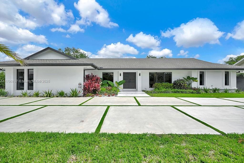 Recently Sold: $1,650,000 (4 beds, 3 baths, 2473 Square Feet)