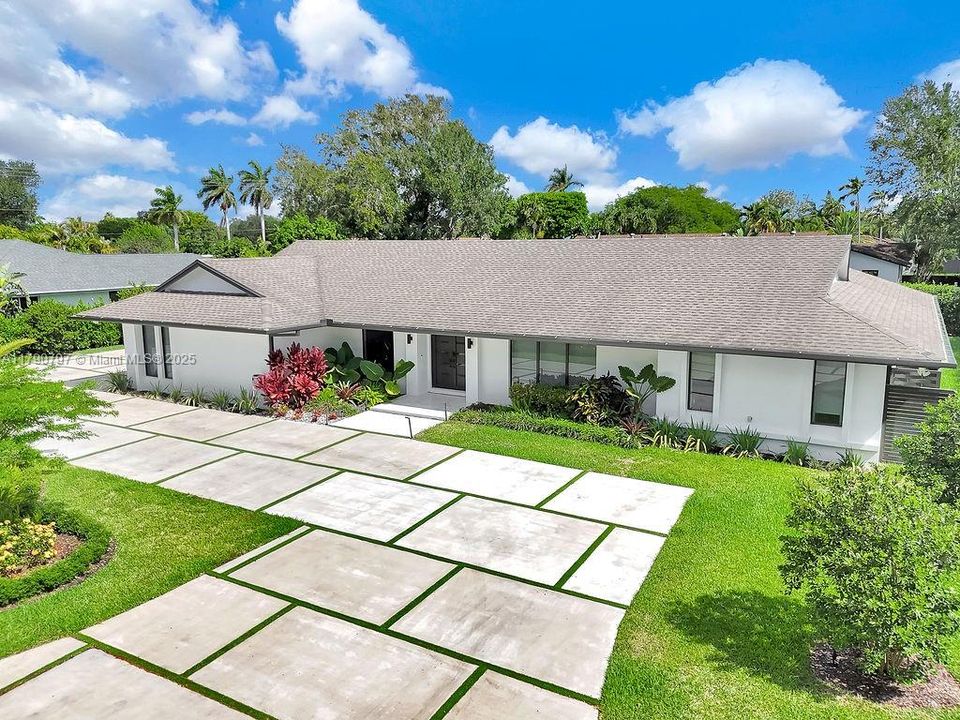 Recently Sold: $1,650,000 (4 beds, 3 baths, 2473 Square Feet)