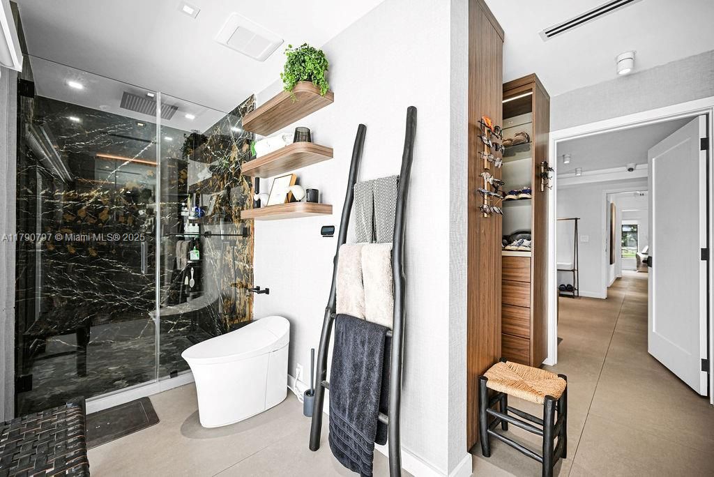 Recently Sold: $1,650,000 (4 beds, 3 baths, 2473 Square Feet)