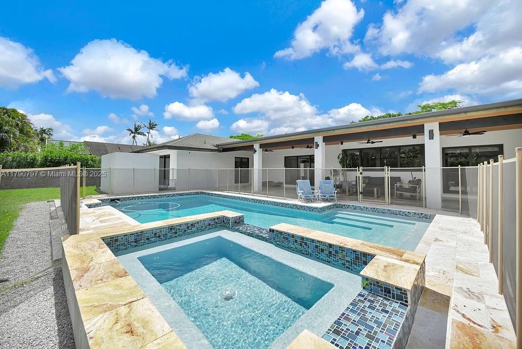 Recently Sold: $1,650,000 (4 beds, 3 baths, 2473 Square Feet)