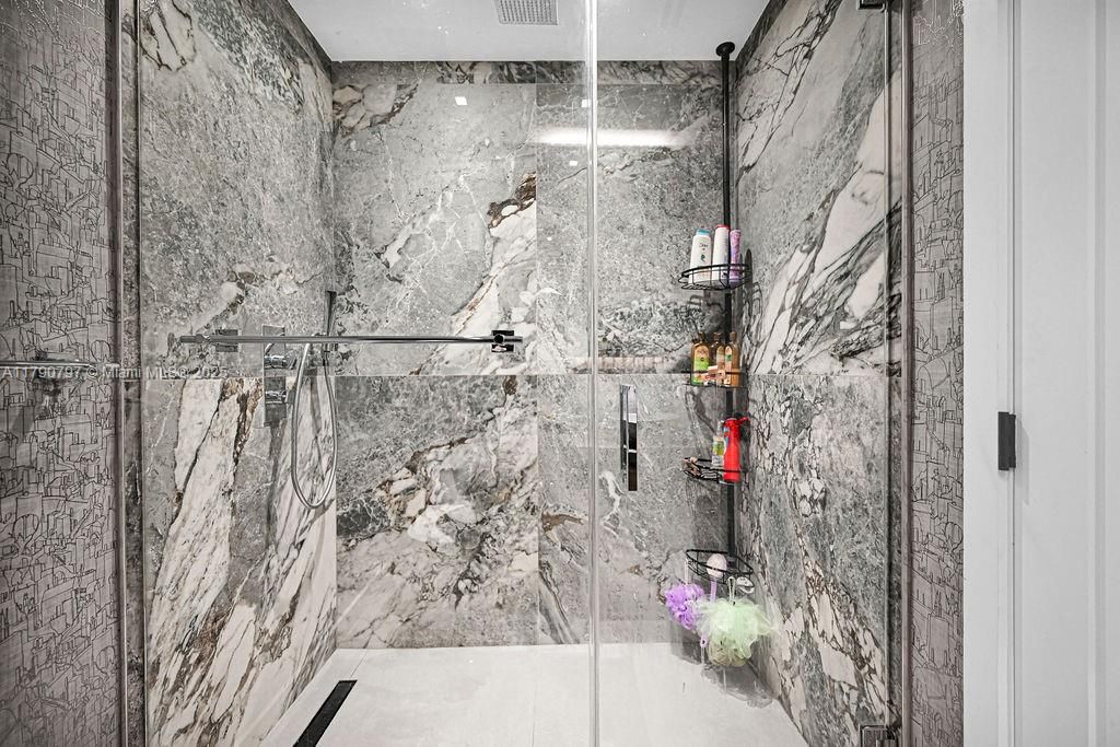 Recently Sold: $1,650,000 (4 beds, 3 baths, 2473 Square Feet)