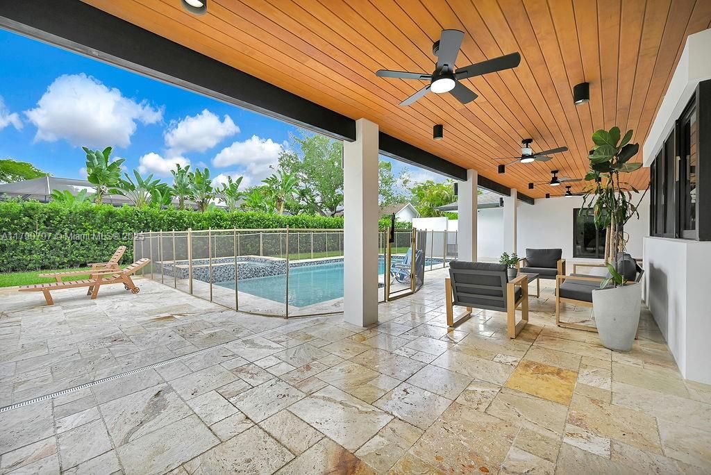 Recently Sold: $1,650,000 (4 beds, 3 baths, 2473 Square Feet)