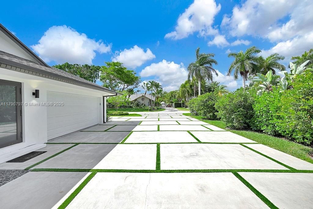 Recently Sold: $1,650,000 (4 beds, 3 baths, 2473 Square Feet)