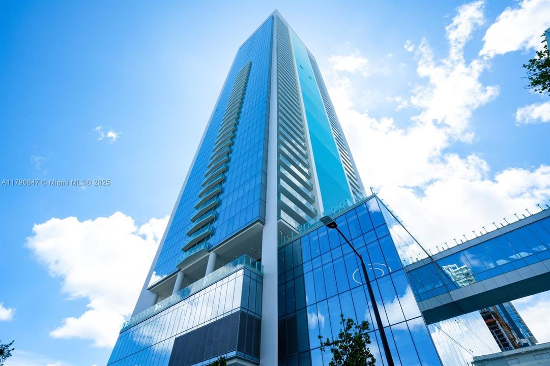 En Venta: $4,724,500 (4 camas, 6 baños, 4401 Pies cuadrados)