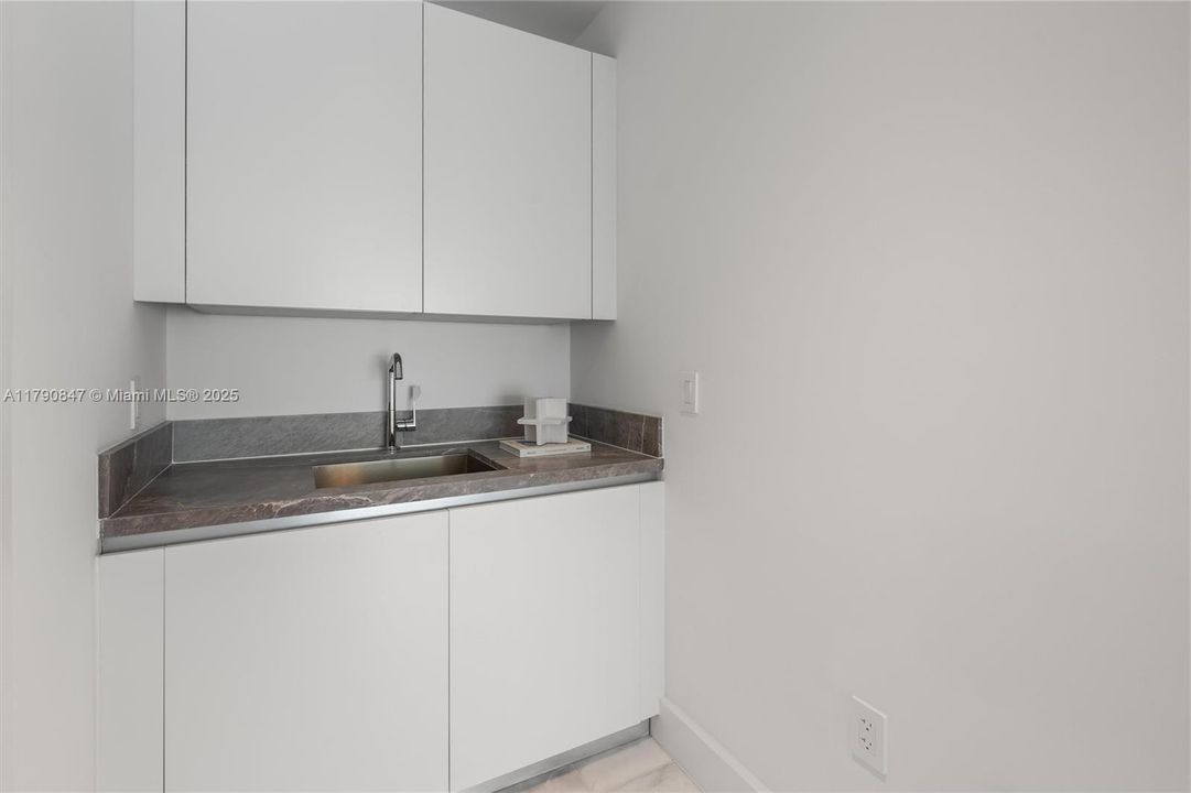 En Venta: $4,724,500 (4 camas, 6 baños, 4401 Pies cuadrados)