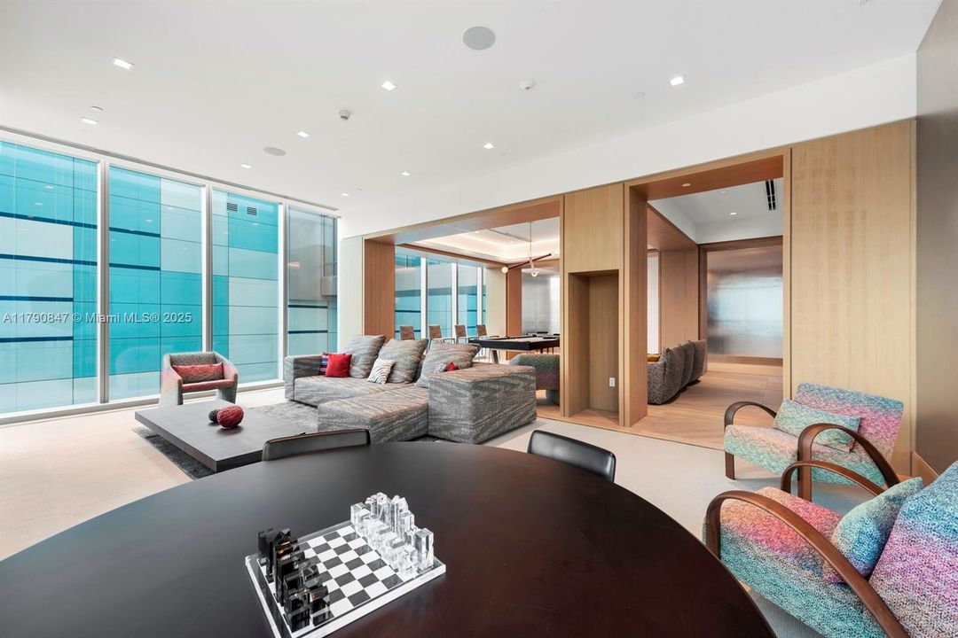 En Venta: $4,724,500 (4 camas, 6 baños, 4401 Pies cuadrados)