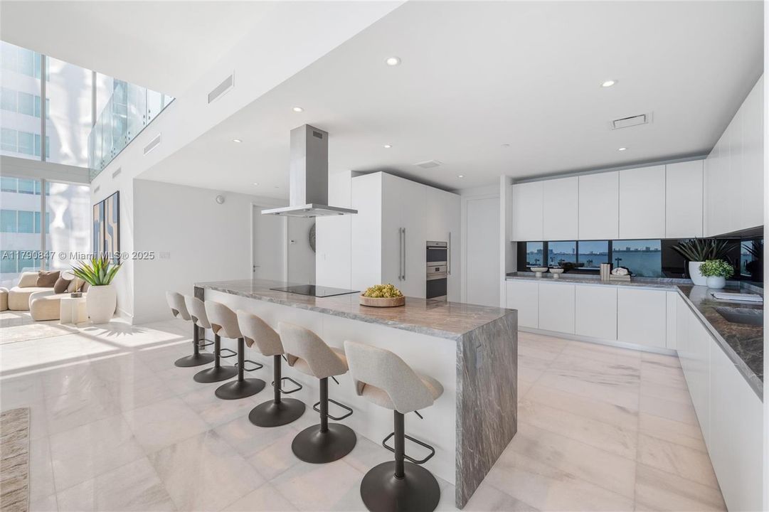 En Venta: $4,724,500 (4 camas, 6 baños, 4401 Pies cuadrados)