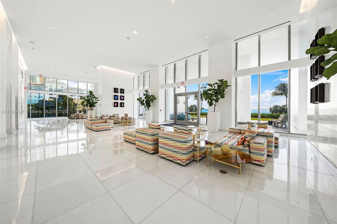 En Venta: $4,724,500 (4 camas, 6 baños, 4401 Pies cuadrados)