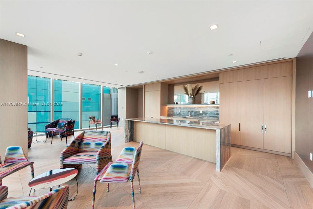 En Venta: $4,724,500 (4 camas, 6 baños, 4401 Pies cuadrados)