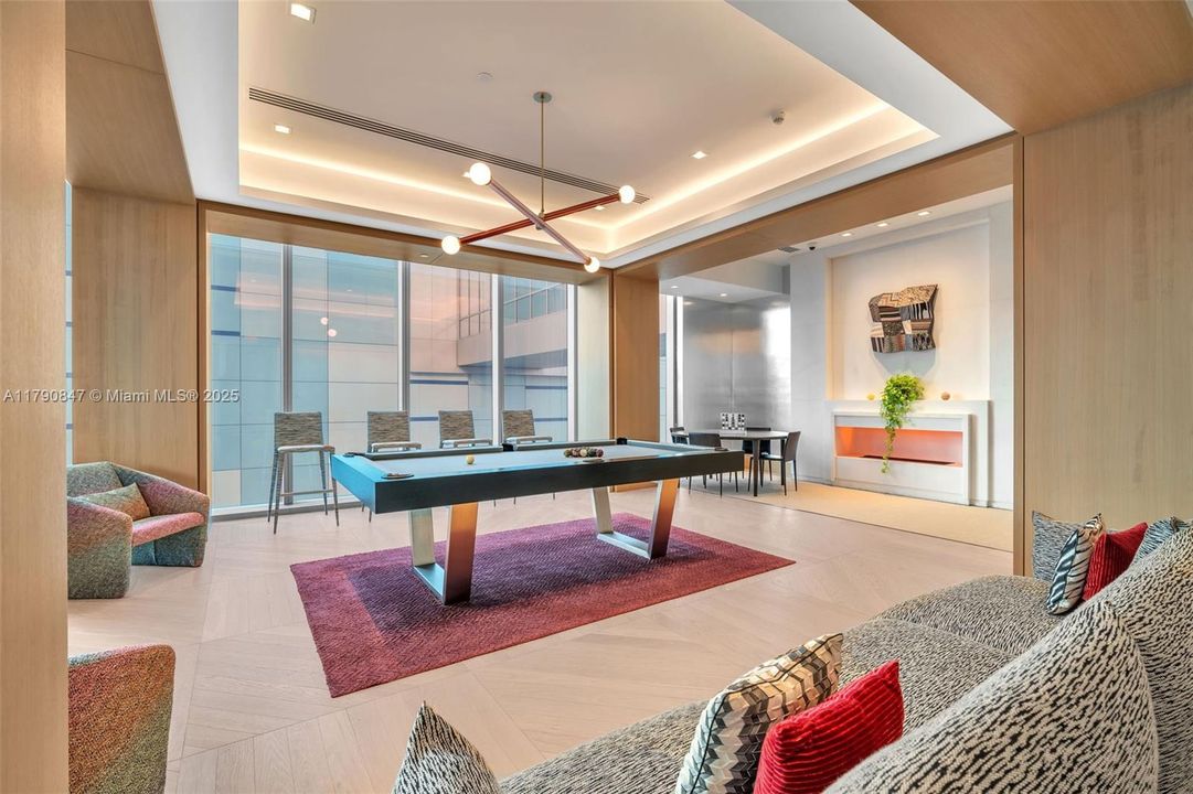 En Venta: $4,724,500 (4 camas, 6 baños, 4401 Pies cuadrados)