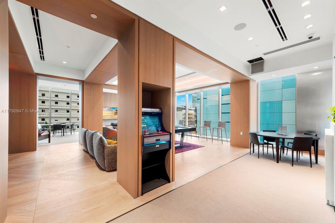 En Venta: $4,724,500 (4 camas, 6 baños, 4401 Pies cuadrados)