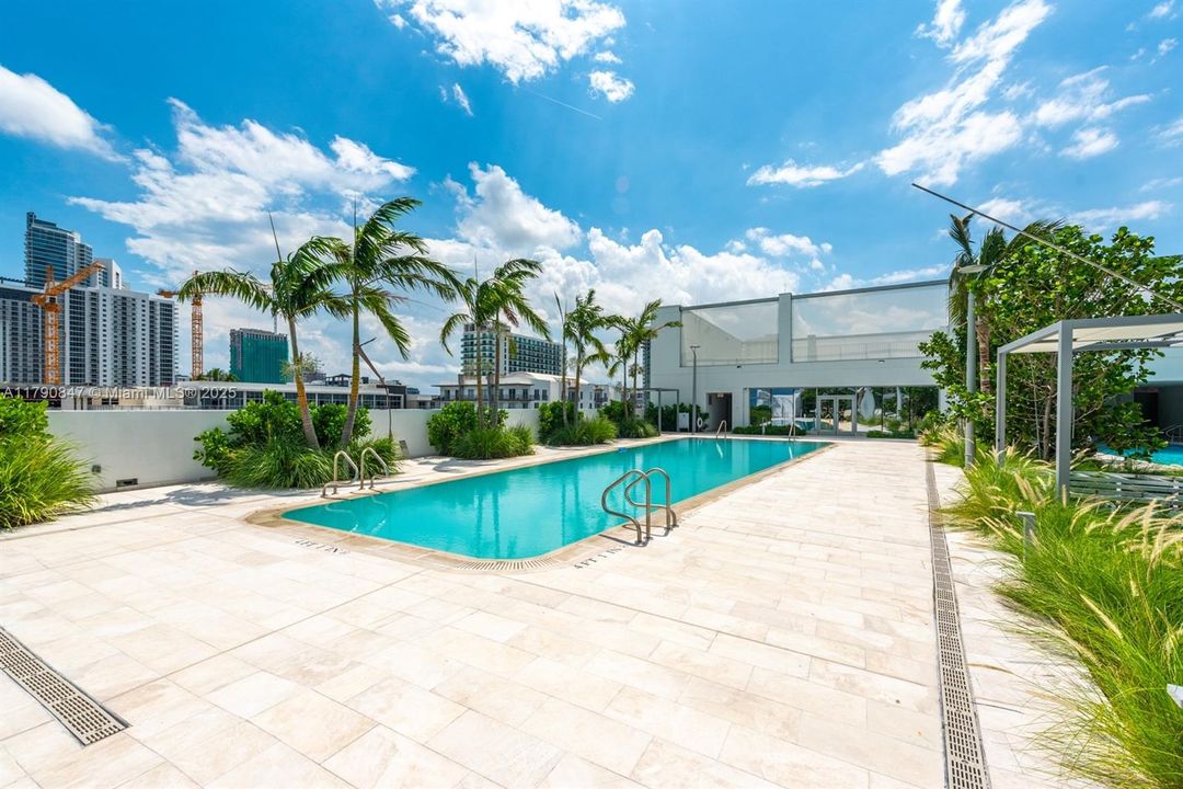 En Venta: $4,724,500 (4 camas, 6 baños, 4401 Pies cuadrados)