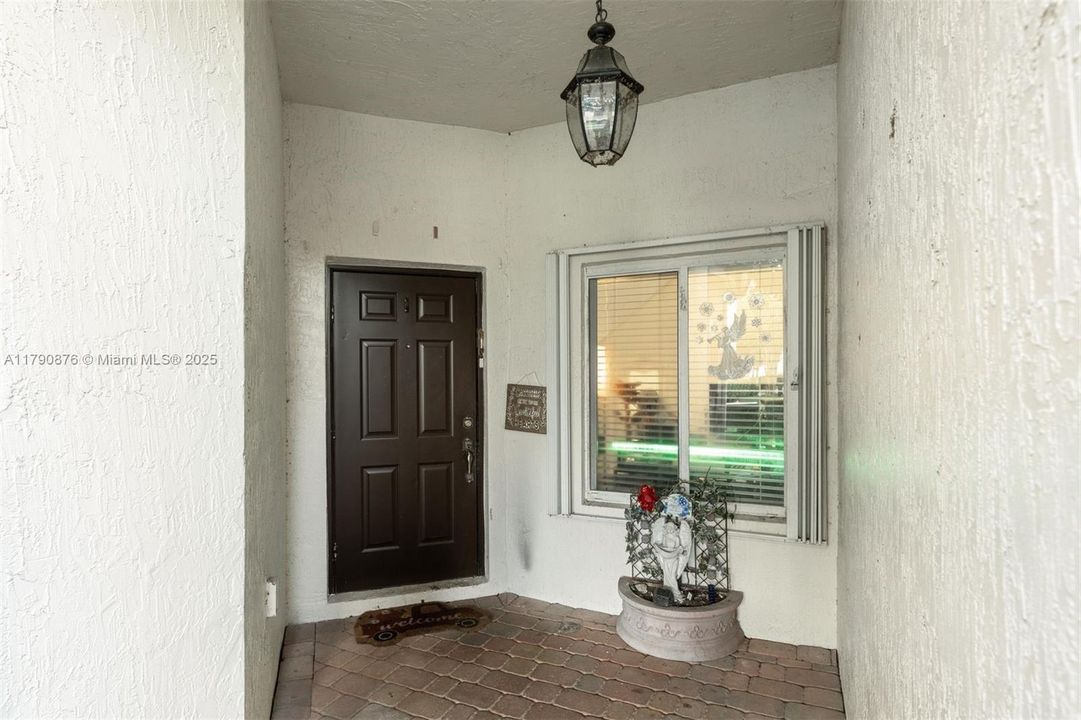 待售: $375,000 (3 贝兹, 2 浴室, 1932 平方英尺)