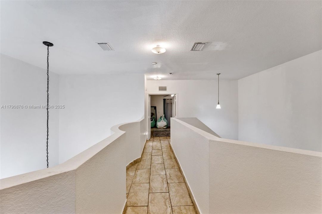 待售: $375,000 (3 贝兹, 2 浴室, 1932 平方英尺)