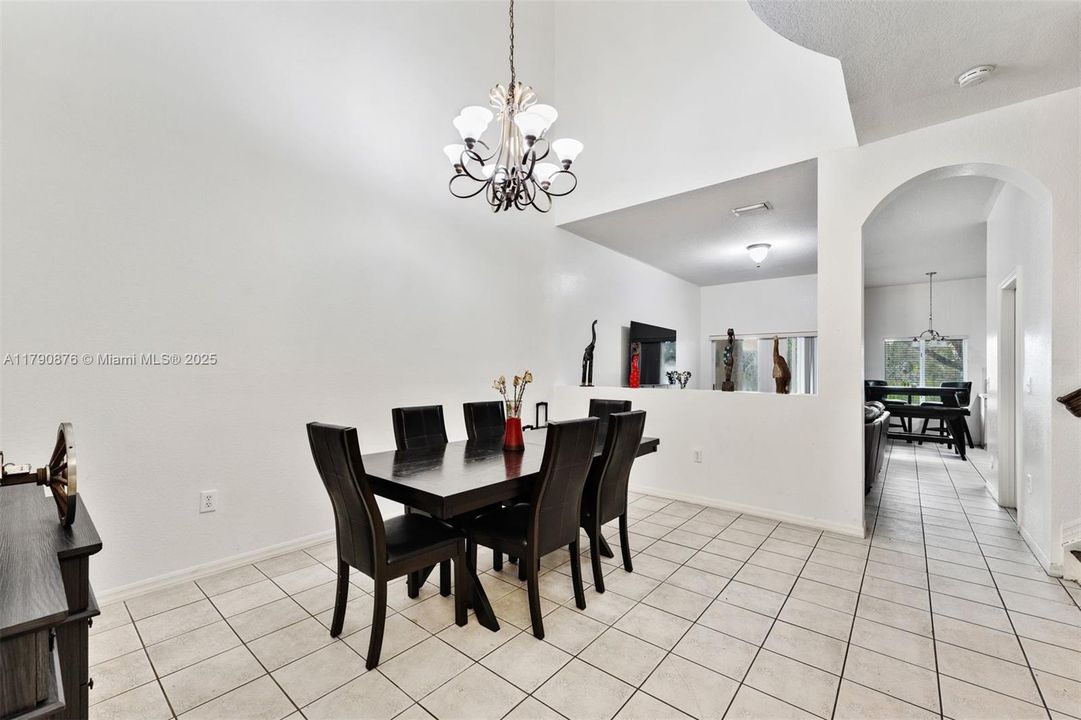 待售: $375,000 (3 贝兹, 2 浴室, 1932 平方英尺)