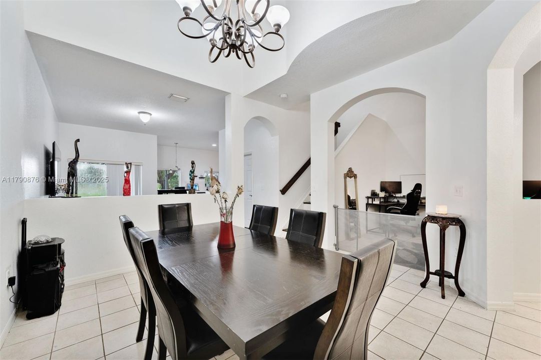 待售: $375,000 (3 贝兹, 2 浴室, 1932 平方英尺)