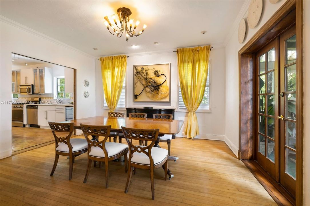 For Sale: $10,950,000 (6 beds, 5 baths, 4535 Square Feet)