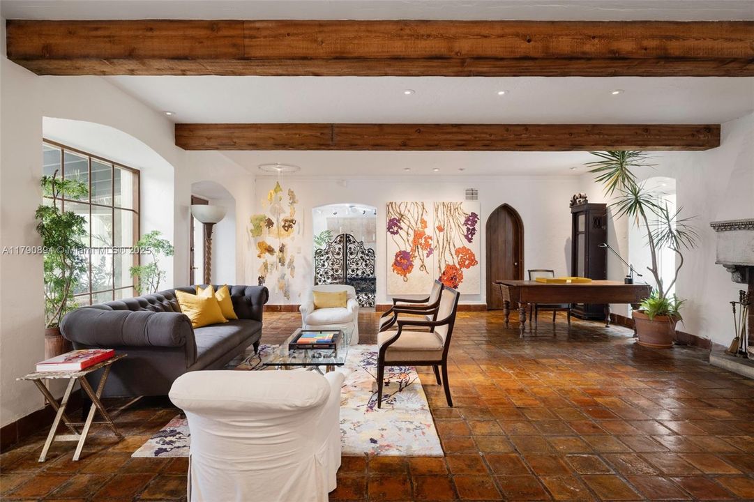 For Sale: $10,950,000 (6 beds, 5 baths, 4535 Square Feet)