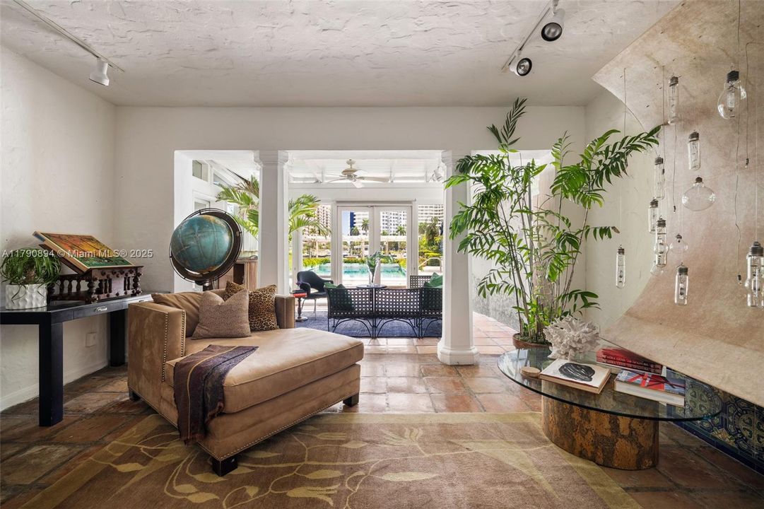 For Sale: $10,950,000 (6 beds, 5 baths, 4535 Square Feet)