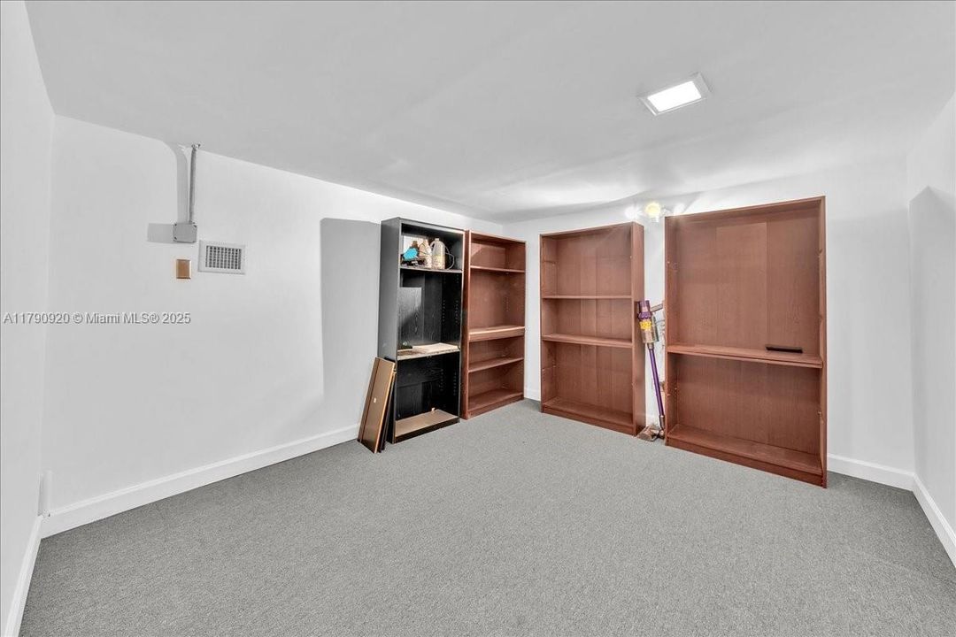 出租: $18 (0 贝兹, 0 浴室, 0 平方英尺)