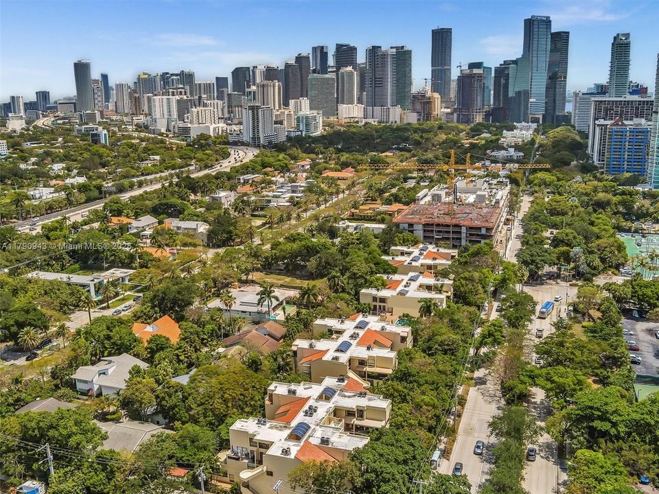 Recently Sold: $549,000 (2 beds, 2 baths, 919 Square Feet)