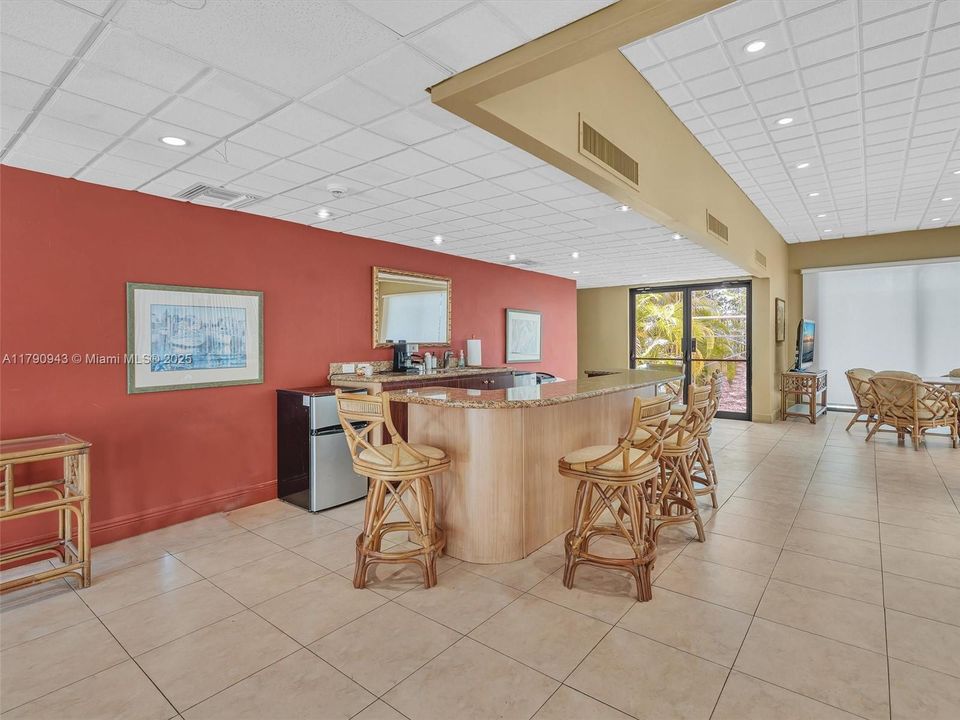 Recently Sold: $549,000 (2 beds, 2 baths, 919 Square Feet)