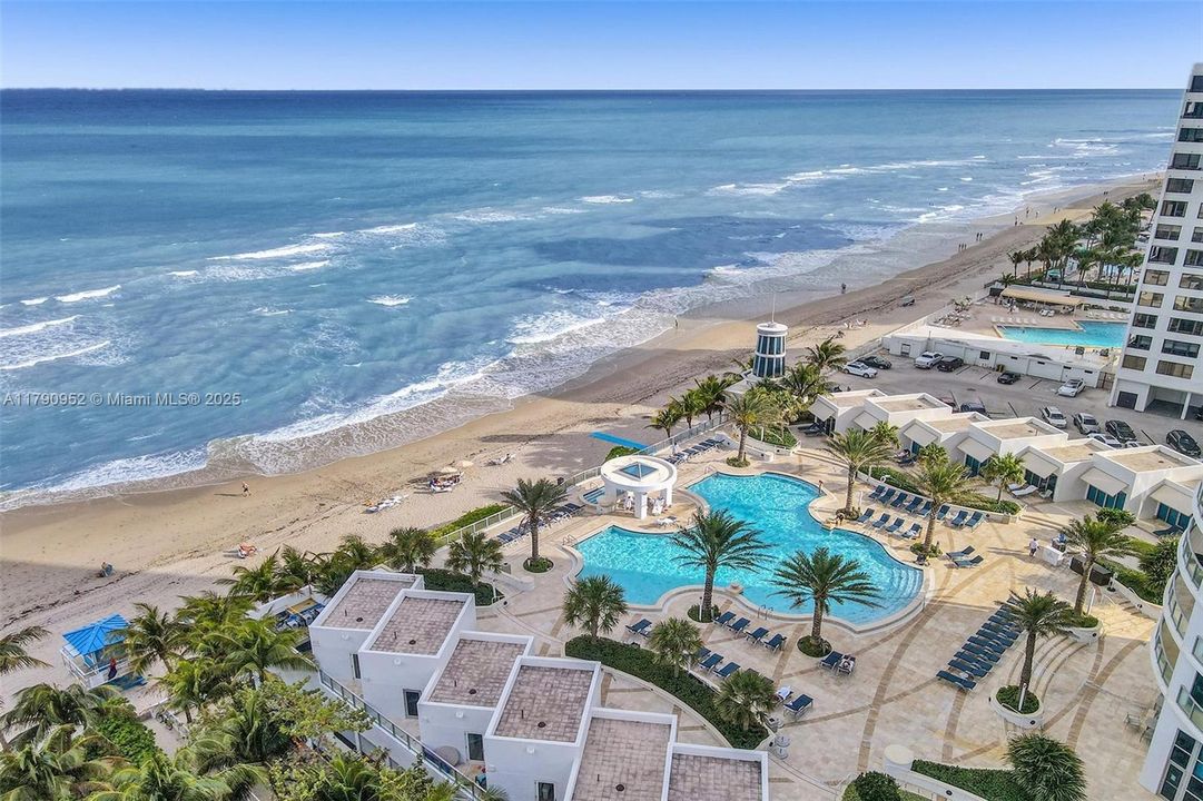 For Sale: $1,200,000 (2 beds, 2 baths, 1733 Square Feet)