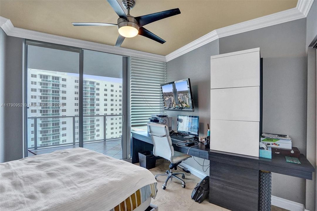 For Sale: $1,200,000 (2 beds, 2 baths, 1733 Square Feet)