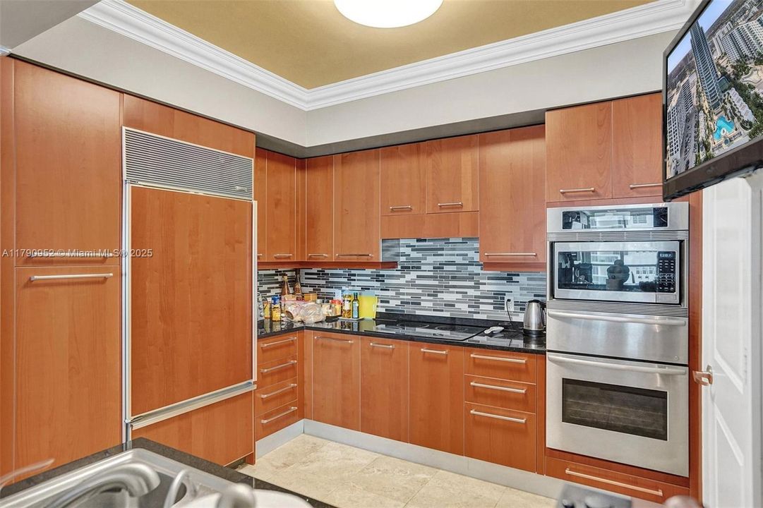 For Sale: $1,200,000 (2 beds, 2 baths, 1733 Square Feet)