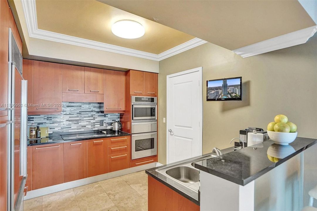 For Sale: $1,200,000 (2 beds, 2 baths, 1733 Square Feet)