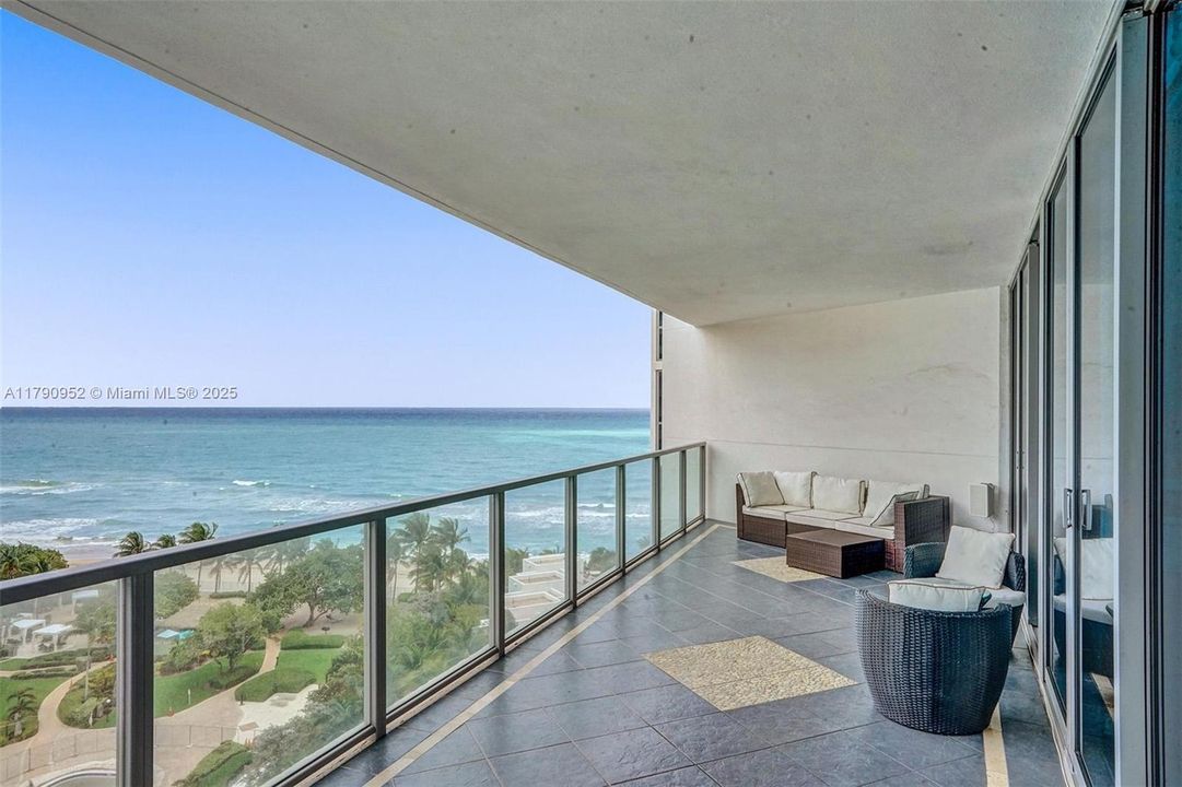 For Sale: $1,200,000 (2 beds, 2 baths, 1733 Square Feet)