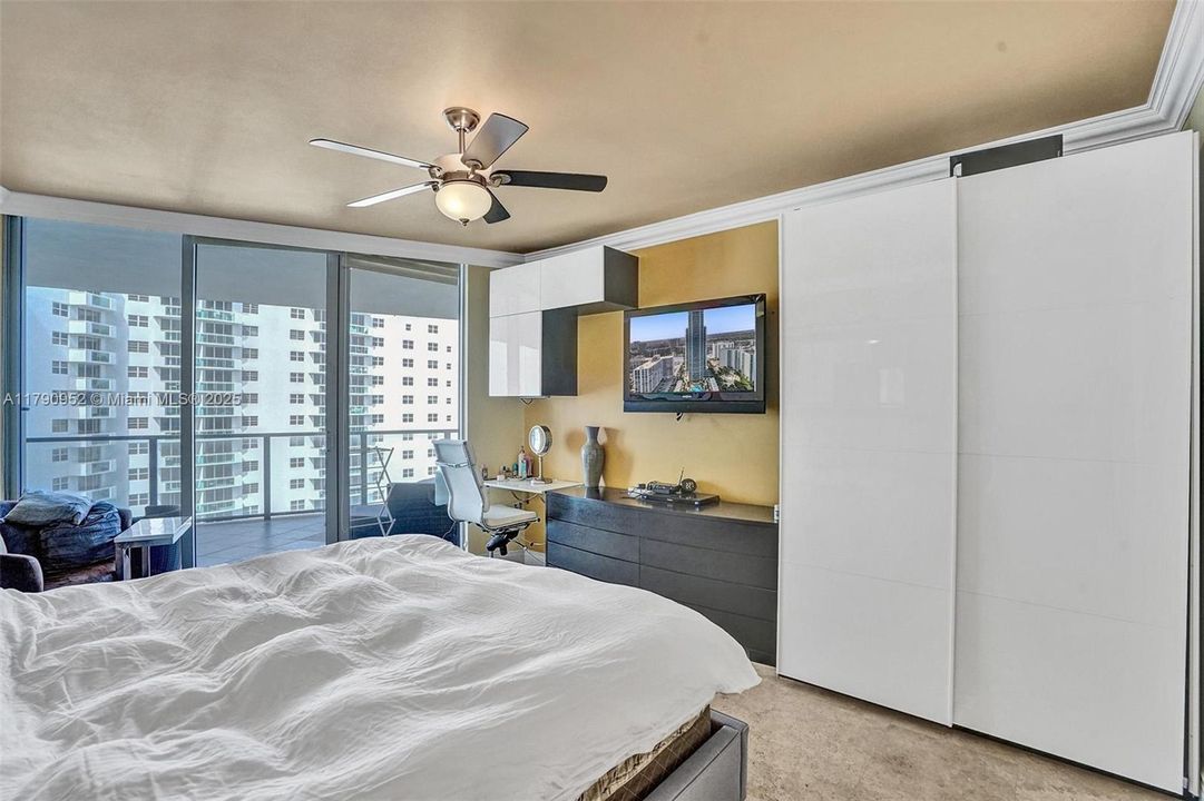 For Sale: $1,200,000 (2 beds, 2 baths, 1733 Square Feet)
