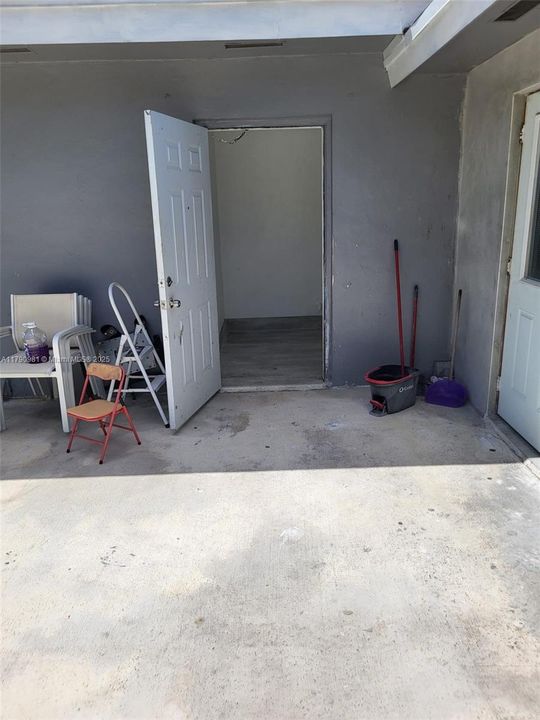 LAUNDRY ROOM FOR THE 2ND UNIT.