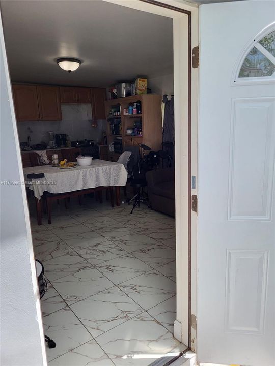 ENTRANCE TO THE EFFICIENCY