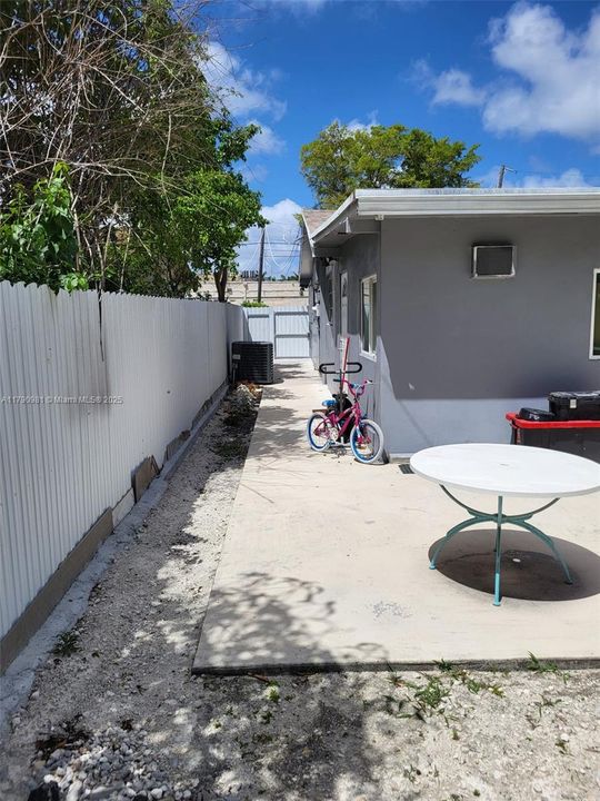 For Sale: $971,000 (0 beds, 0 baths, 2336 Square Feet)