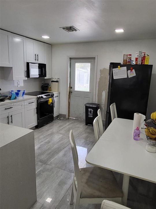 For Sale: $971,000 (0 beds, 0 baths, 2336 Square Feet)