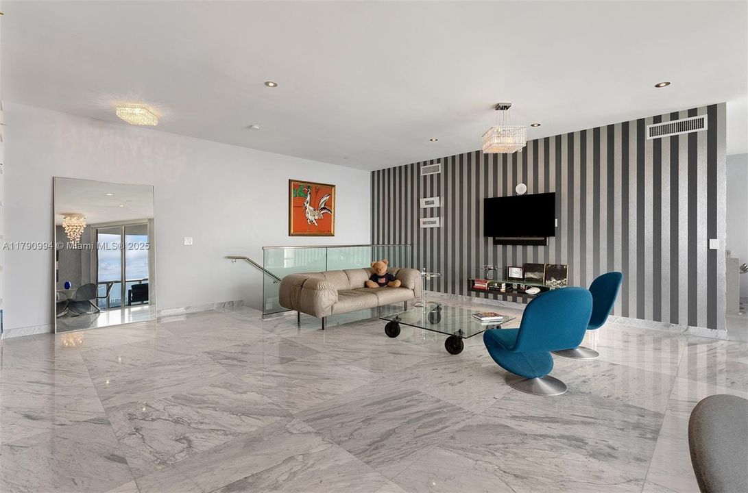 En Venta: $3,450,000 (2 camas, 2 baños, 2163 Pies cuadrados)