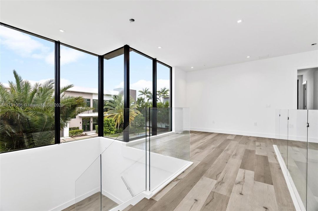 Недавно арендовано: $16,000 (4 спален, 4 ванн, 4034 Квадратных фут)