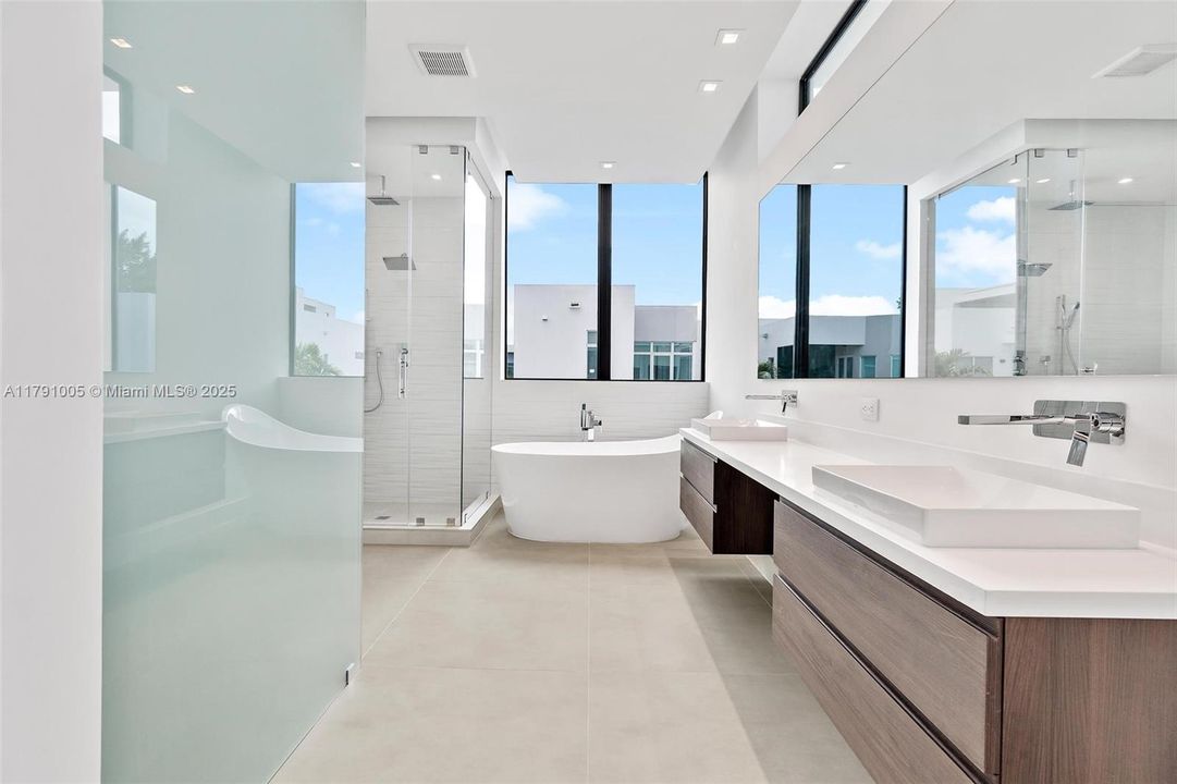 Недавно арендовано: $16,000 (4 спален, 4 ванн, 4034 Квадратных фут)