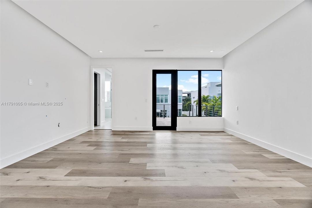 Недавно арендовано: $16,000 (4 спален, 4 ванн, 4034 Квадратных фут)