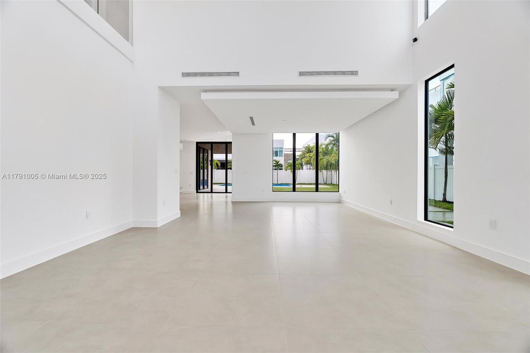 Недавно арендовано: $16,000 (4 спален, 4 ванн, 4034 Квадратных фут)