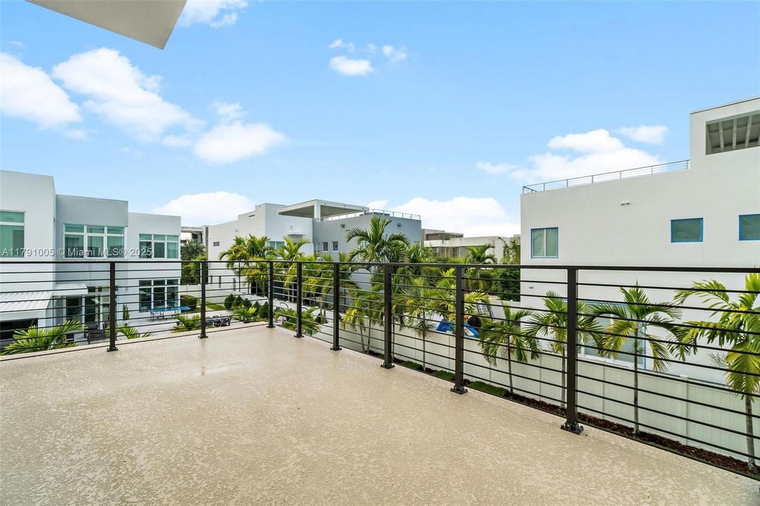 Недавно арендовано: $16,000 (4 спален, 4 ванн, 4034 Квадратных фут)