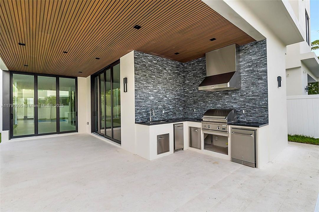 Недавно арендовано: $16,000 (4 спален, 4 ванн, 4034 Квадратных фут)