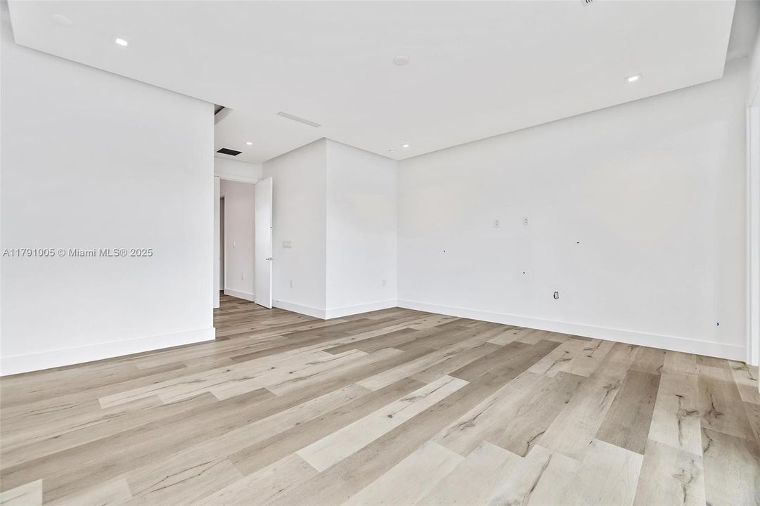 Недавно арендовано: $16,000 (4 спален, 4 ванн, 4034 Квадратных фут)