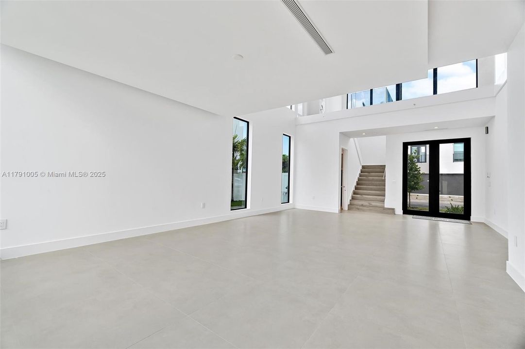 Недавно арендовано: $16,000 (4 спален, 4 ванн, 4034 Квадратных фут)